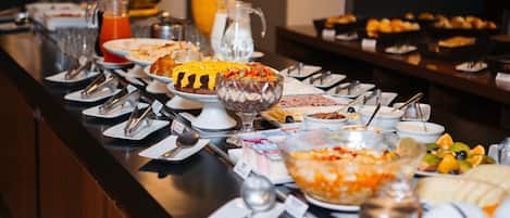 Daily buffet breakfast (BRL 0.01 per person)