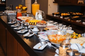 Frokostbuffé hver dag (mot et tillegg)