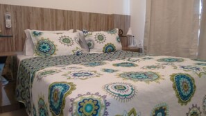 Leilighet – basic, 1 soverom, hageutsikt | 1 soverom, minibar, individuelt dekorert og blendingsgardiner