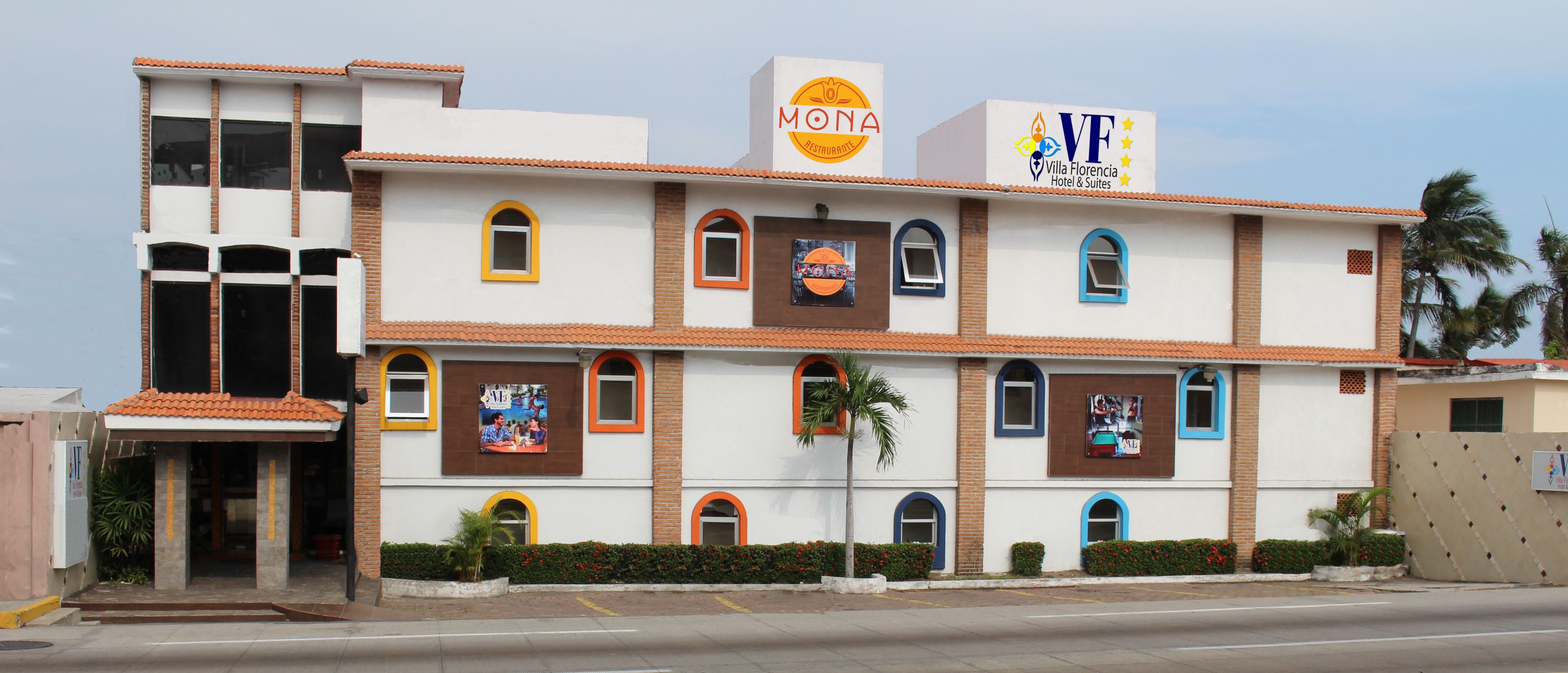 Vista frontal de la propiedad