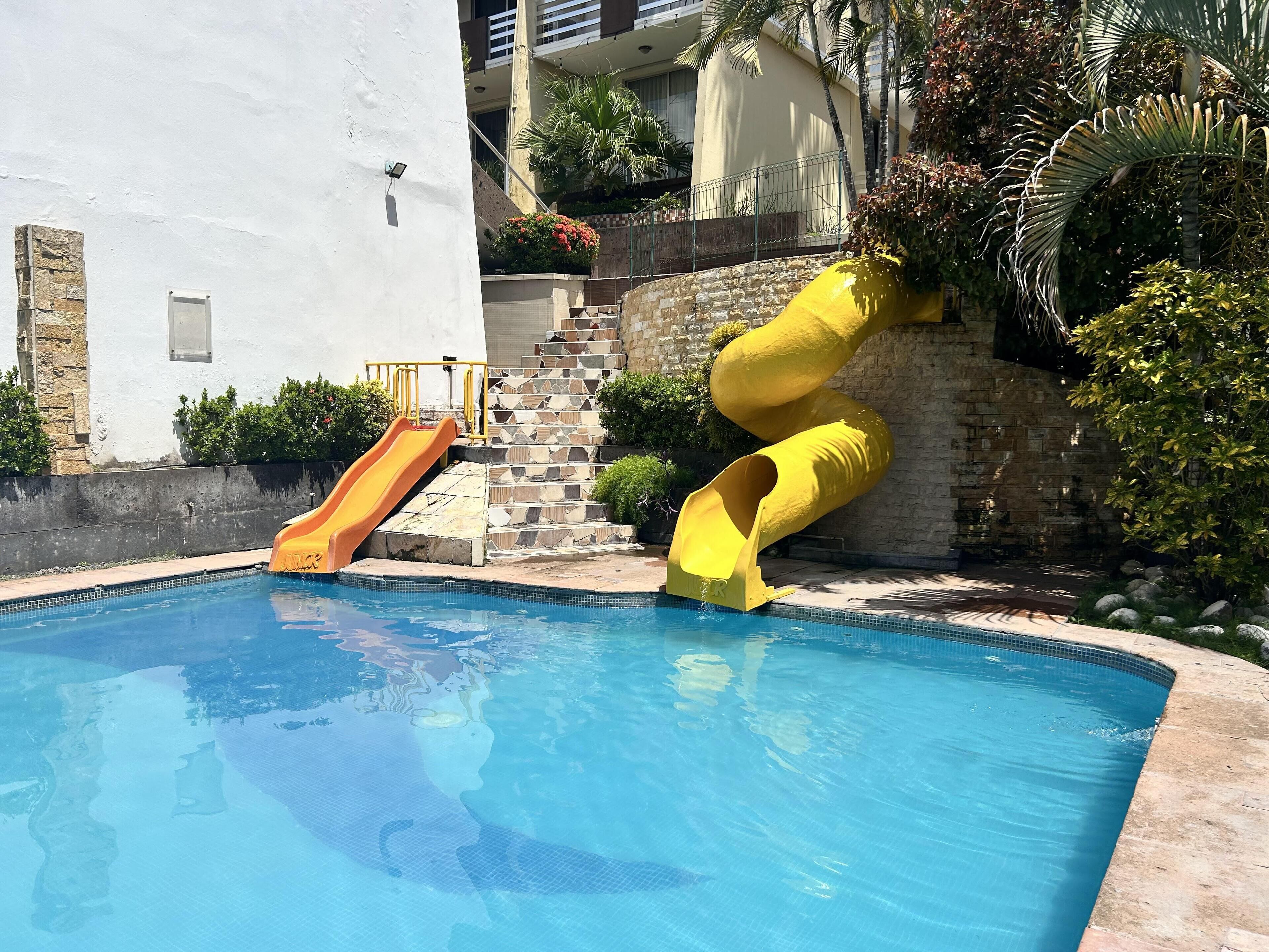 2 piscine all'aperto