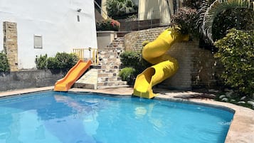 2 piscine all'aperto