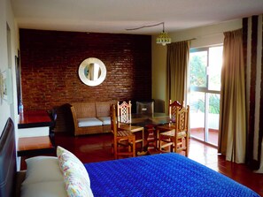 Family Suite, 2 Bedrooms | In-room safe, desk, iron/ironing board, free WiFi - VF Villa Florencia Hotel (Boca del Río)