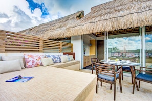 Deluxe Apartment, 2 Bedrooms (Tulum Chic) | Terrace/patio