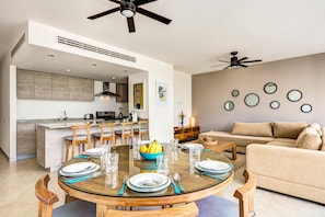 Deluxe Apartment, 2 Bedrooms (Tulum Chic) | In-room dining