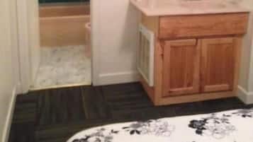 Strykejern/-brett og ekstrasenger (inkludert)