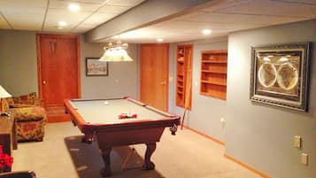 Garden Suite (Private Bath) | Billiards