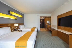 Minibar, in-room safe, individually decorated, individually furnished