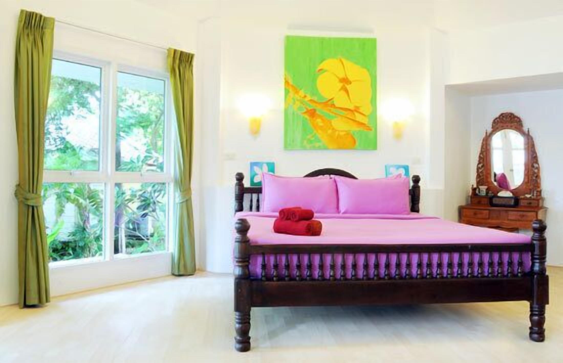 beach front deluxe cottage  | in-room safe, rollaway beds