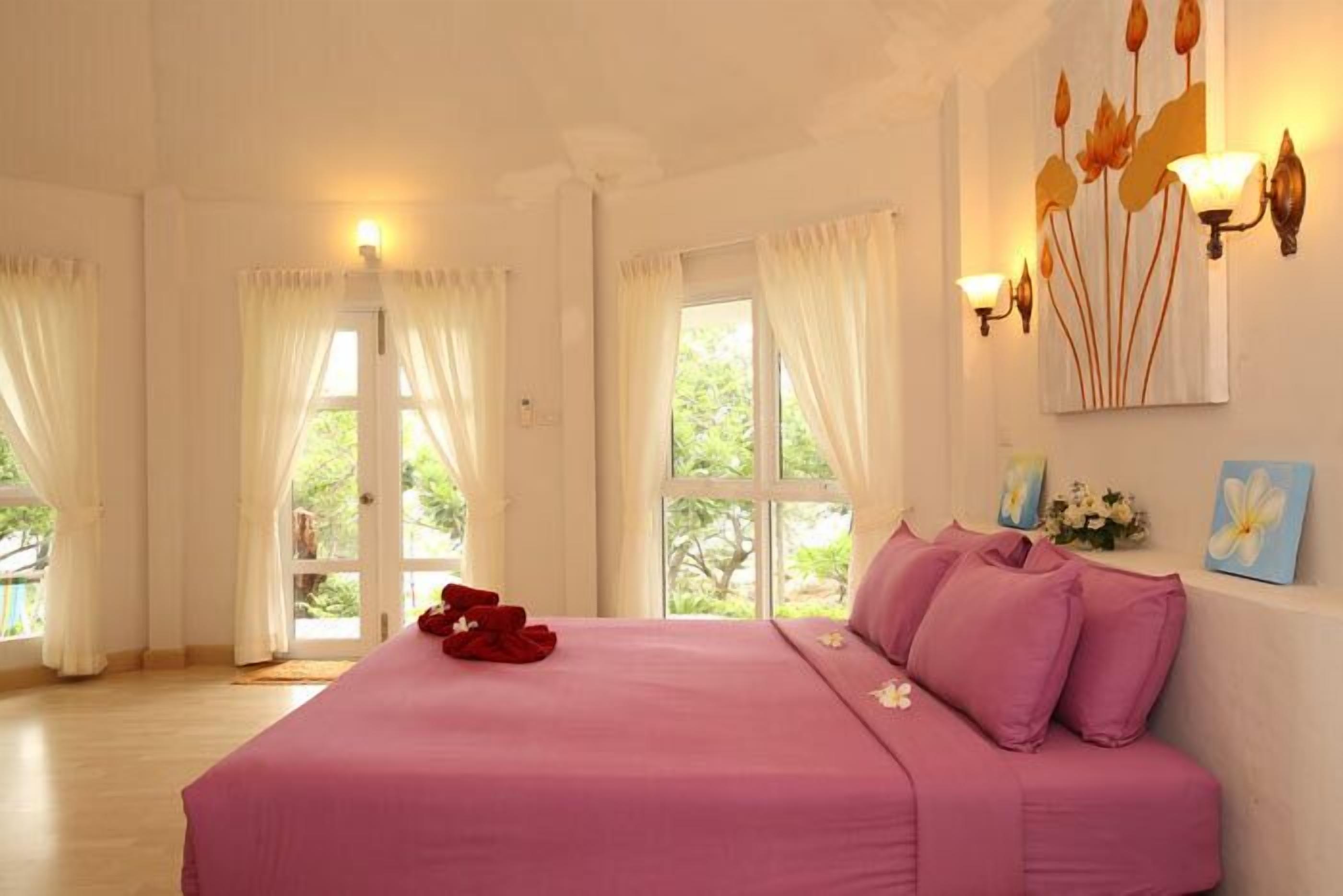 beach front deluxe cottage  | in-room safe, rollaway beds