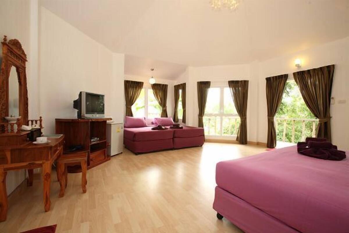 Sea view deluxe cottage (4 pax)  | In-room safe, rollaway beds (surcharge)