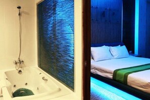 华丽客房 | 迷你吧、客房内保险箱、办公桌、隔音