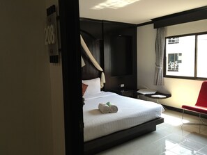 In-room safe, free WiFi