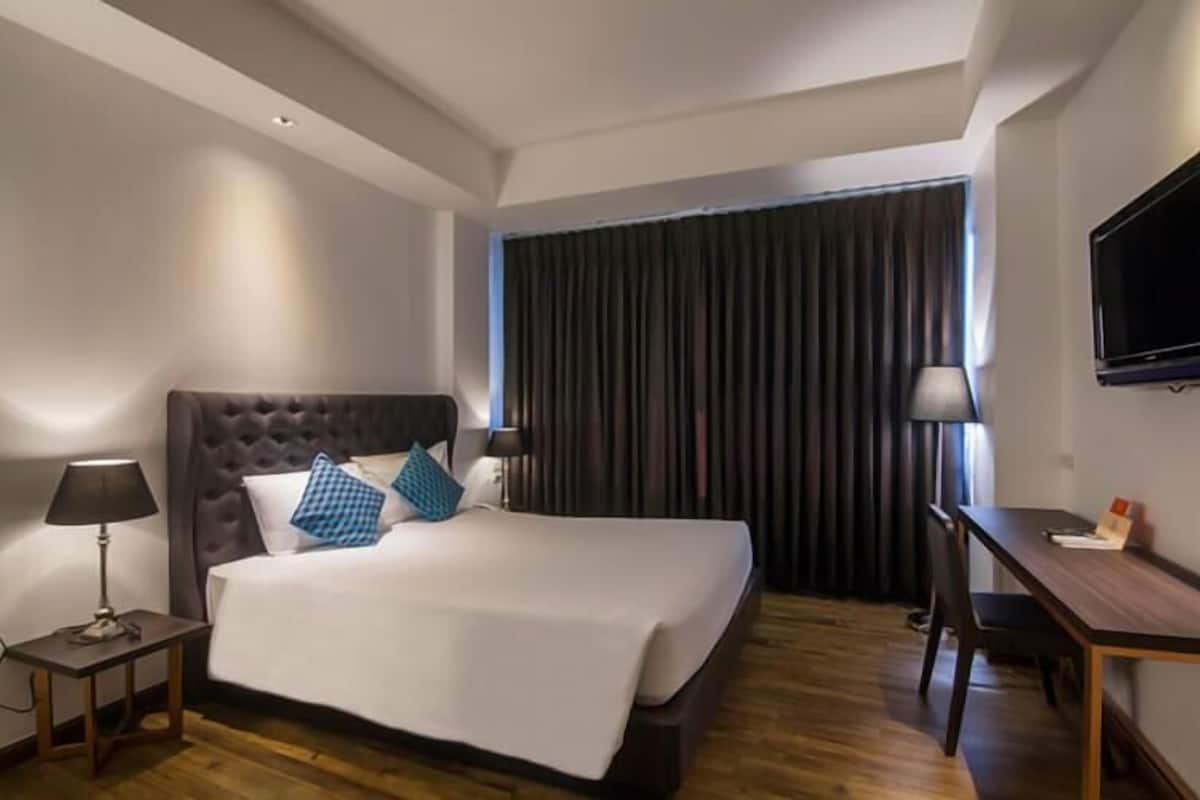 In-room safe, desk, free WiFi, bed sheets