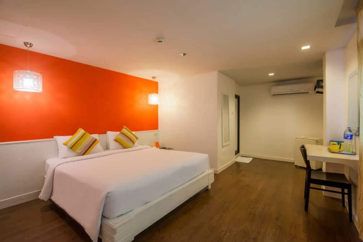 In-room safe, desk, free WiFi, bed sheets