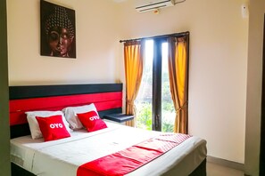 Desk, free WiFi, bed sheets