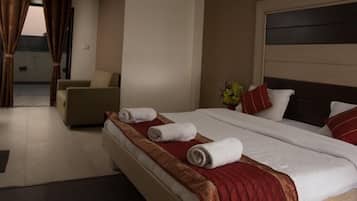 Deluxe-dobbeltværelse - 1 kingsize-seng | Minibar, pengeskab på værelset, skrivebord, lydisolering