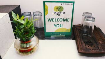 Dobbeltrom – standard, 1 kingsize-seng | Minibar, safe på rommet, skrivebord og lydisolert