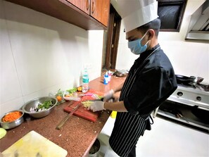 Coffee/tea maker, electric kettle - Tavisha Villa (Gurugram)