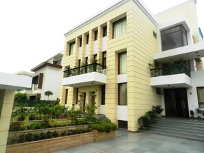 Garden - Tavisha Villa (Gurugram)