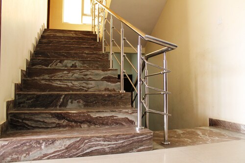 Hotel Maiden Residency