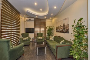 Lobby sitting area - Invictum Residence (Istanbul)