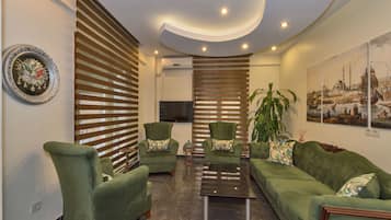 Área de estar no saguão