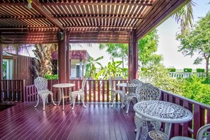 Tempat makan luar