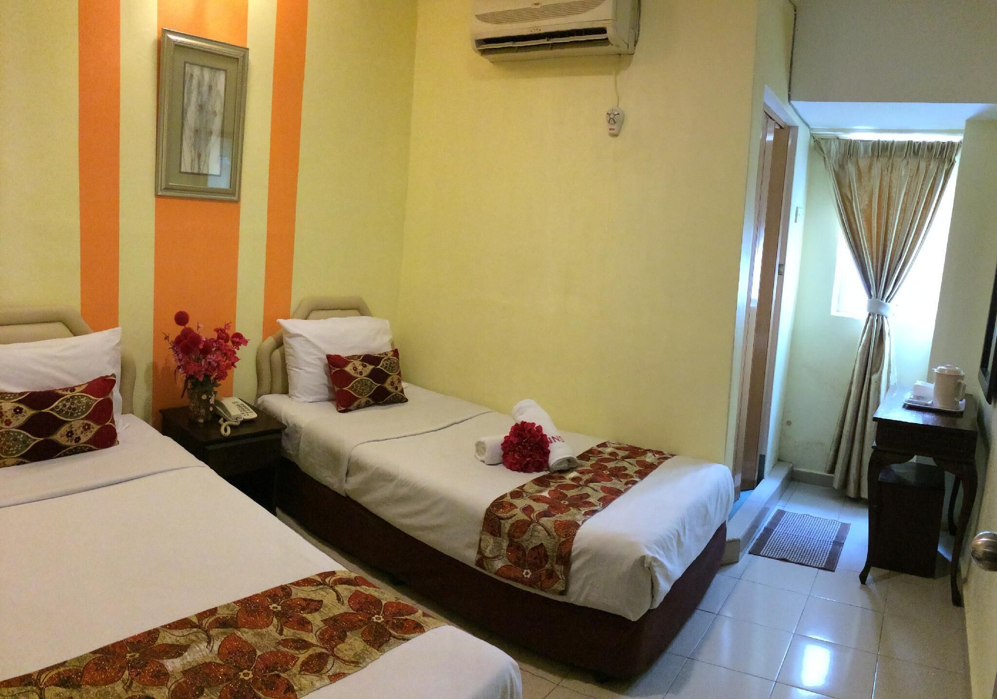 1 bedroom, desk, free WiFi, bed sheets