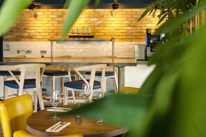 Breakfast, lunch and dinner served - Nox Hotel (Galway)