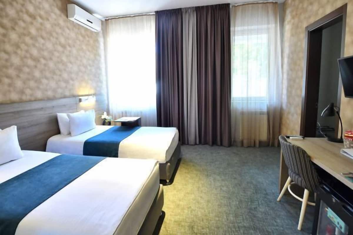 Premium bedding, minibar, in-room safe, desk