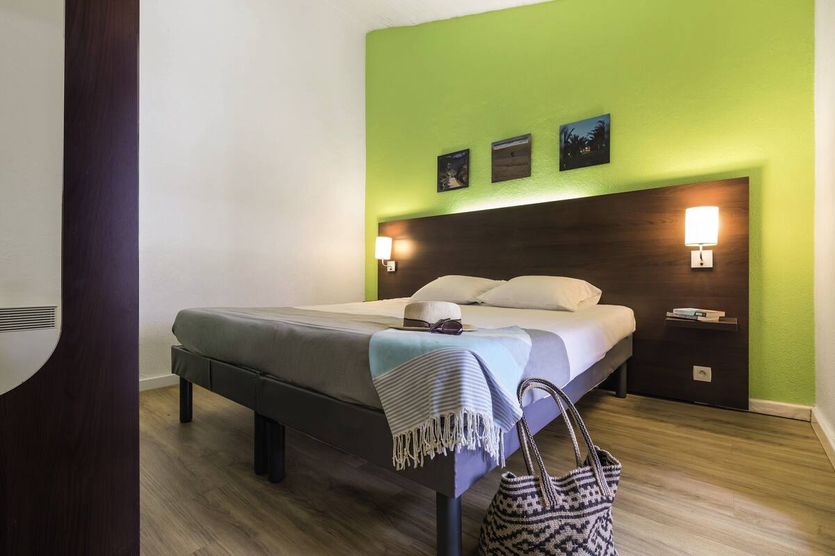 Quarto família, 2 quartos, terraço (Classic) | 2 quartos, cofres nos quartos, ferros/tábuas de passar roupa