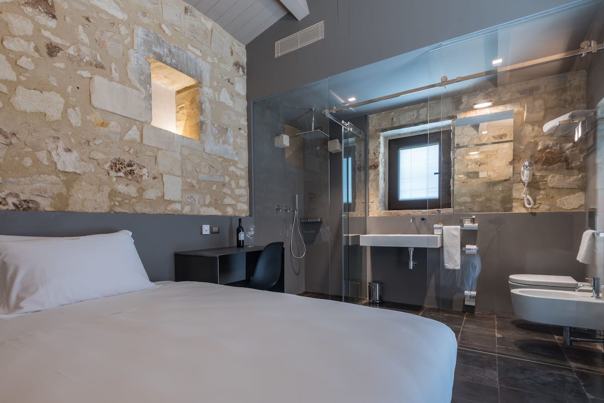 Francese | 1 slaapkamer, donzen dekbedden, een minibar, een kluis op de kamer