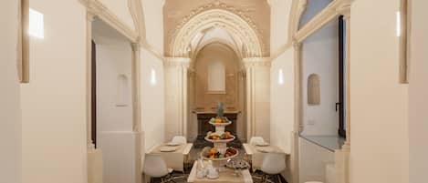 Petit déjeuner à emporter (12 EUR par personne)
