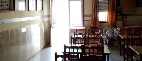 Bar (in der Unterkunft)