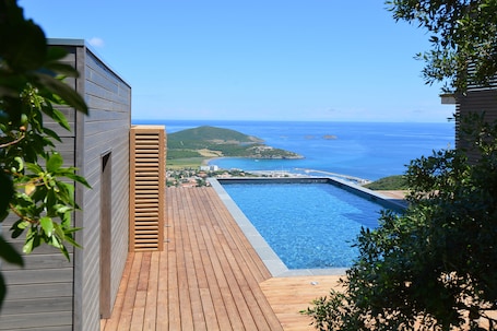 Outdoor pool. Hotel le Tomino