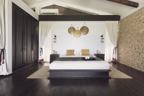 Minibar, in-room safe, individually furnished, desk