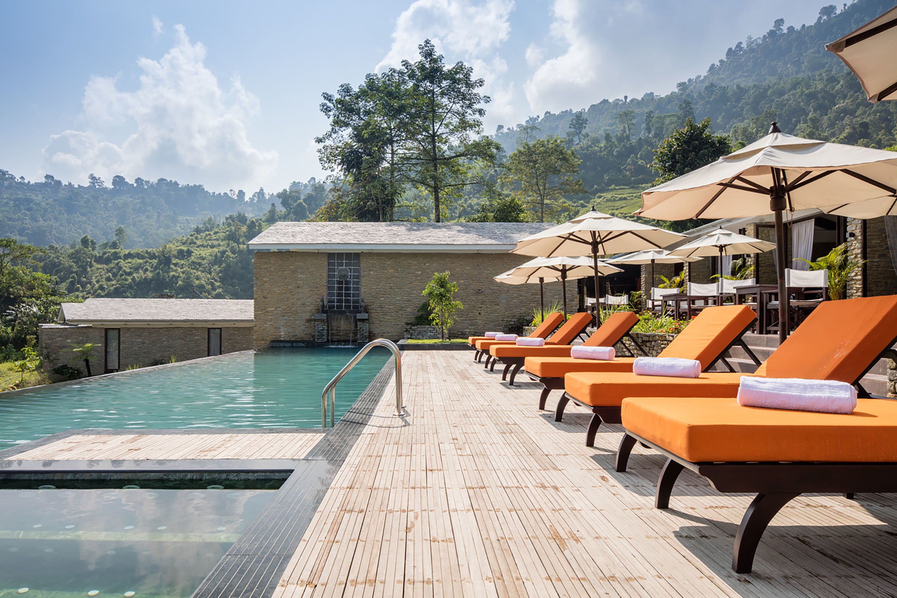 حمّام سباحة خارجي