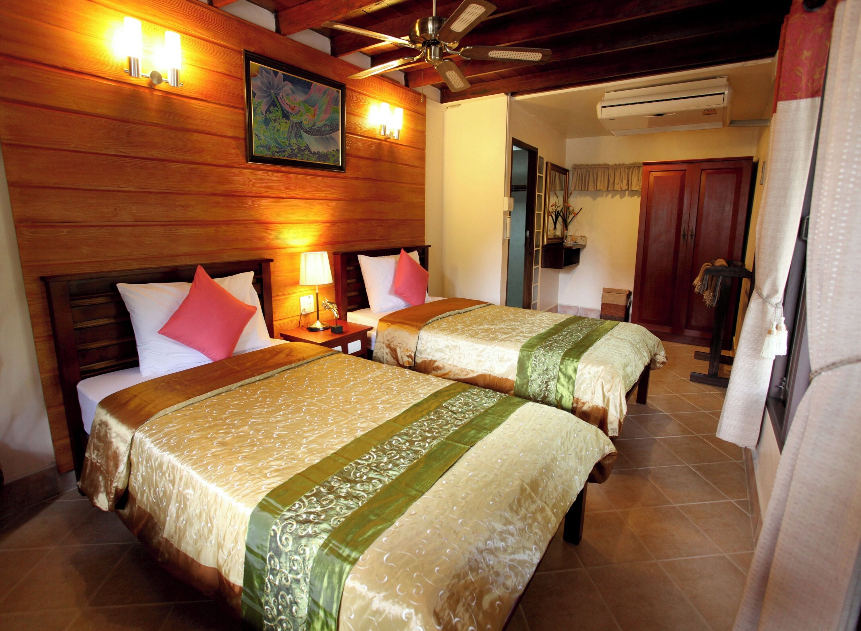 Deluxe Twin (Ground floor) 