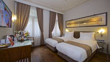 標準雙床房 | 高級寢具、羽絨被、迷你吧、房內夾萬