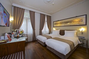 Standard Twin Room | Premium bedding, down duvets, minibar, in-room safe - Taxim Lounge Hotel - Special Class (Istanbul)