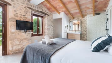 Superior Double Room, Garden View, Poolside | Individually decorated, individually furnished, desk, free WiFi