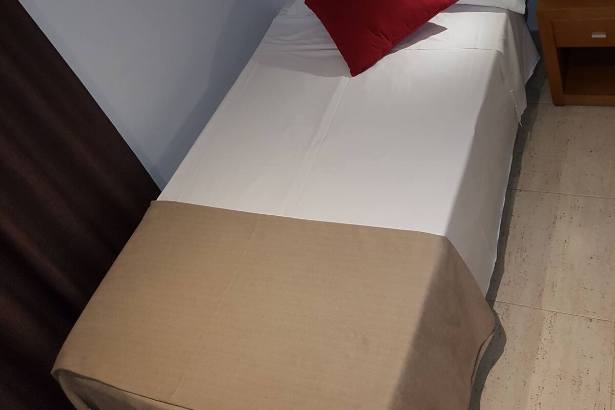 Appartement, 2 slaapkamers, balkon | Een kluis op de kamer, verduisterende gordijnen