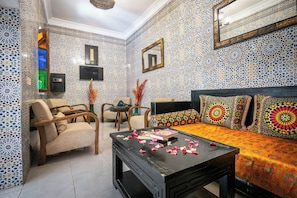 Lobby sitting area - Riad Balkisse (Marrakech)