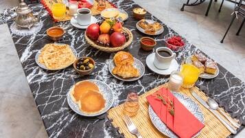 Breakfast, lunch, dinner served; Moroccan cuisine