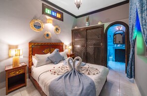 Deluxe Double Room, Ensuite | Premium bedding, free cribs/infant beds, free WiFi, bed sheets - Riad Balkisse (Marrakech)