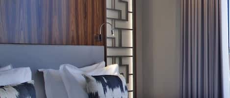 Executive Twin kamer | Een minibar, een kluis op de kamer, een bureau, geluiddichte muren