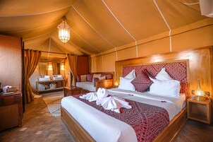 Junior Suite, 1 King Bed, Non Smoking, Courtyard View (Gaya) | 1 bedroom, premium bedding, pillowtop beds, in-room safe