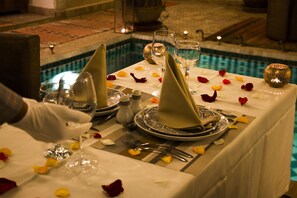 Breakfast, lunch, dinner served; Moroccan cuisine