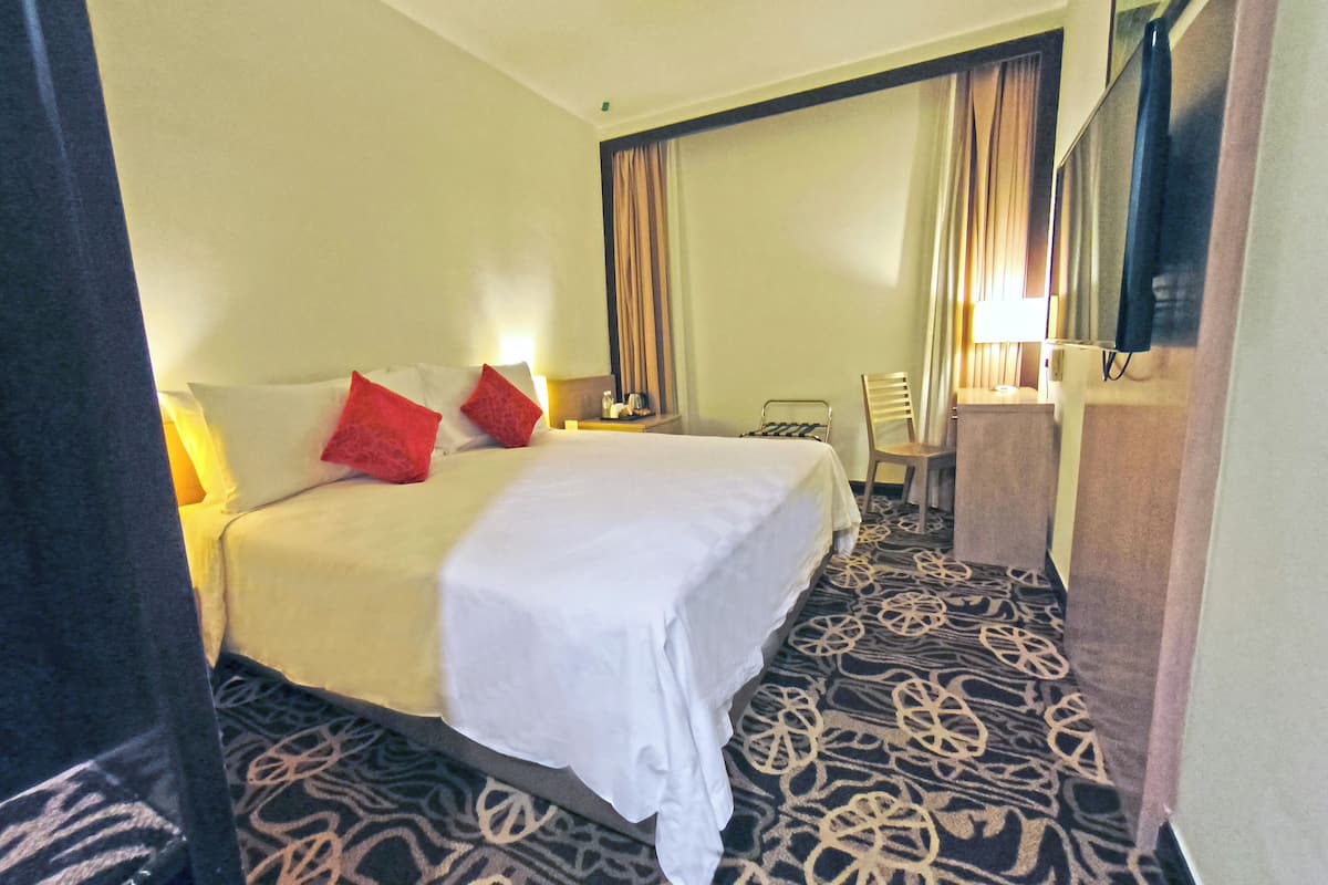 minibar, in-room safe, desk, iron/ironing board